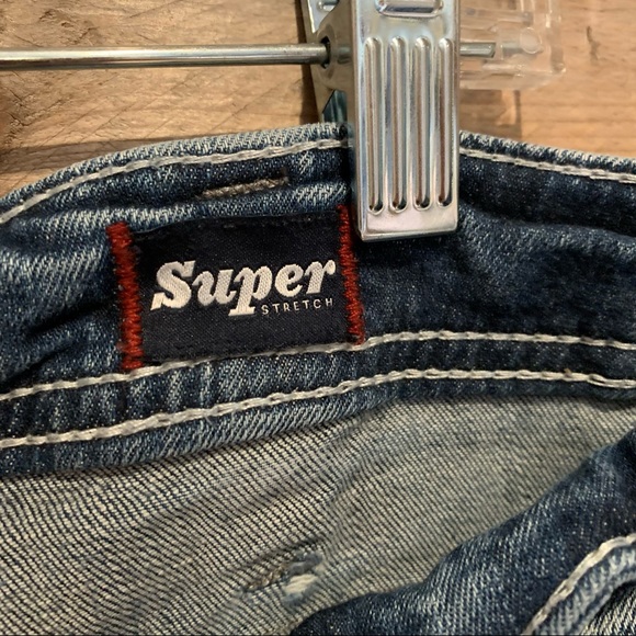 Silver Aiko Slim Super Stretch Cutoff Shorts Light Wash Size 16 - Picture 6 of 10